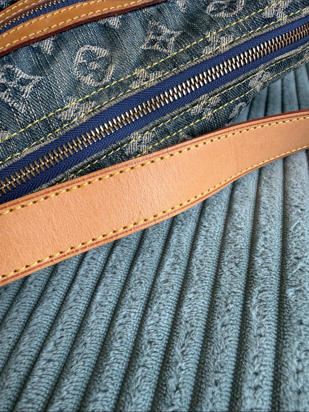 Louis Vuitton Monogram Denim PM Shoulder Bag - Picture 5 of 7